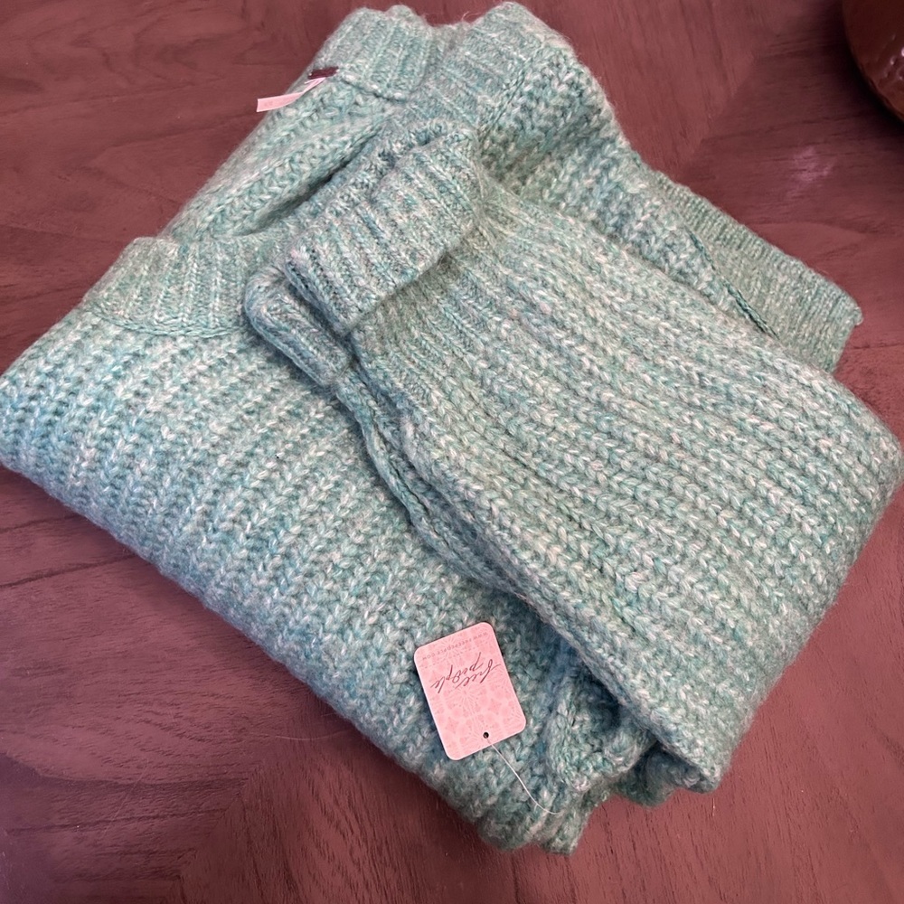 Free People Blue Bell V-Neck Sweater // Electric Teal Size M - Picture 4 of 10